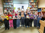Дети детского сада №14 подарили городской библиотеке книги.